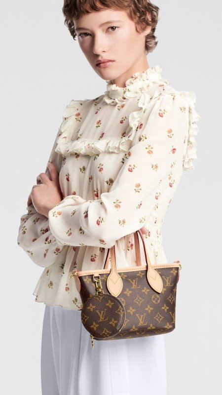 شنطة - Louis Vuitton مع جزدان  / دوبل بوكس